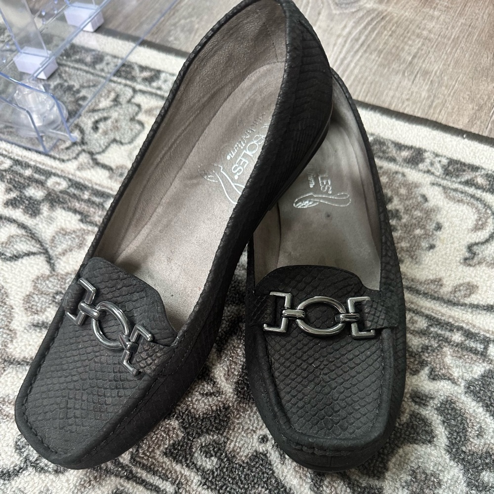 Black Aerosoles US 9 1/2 women shoe, flats, like NEW